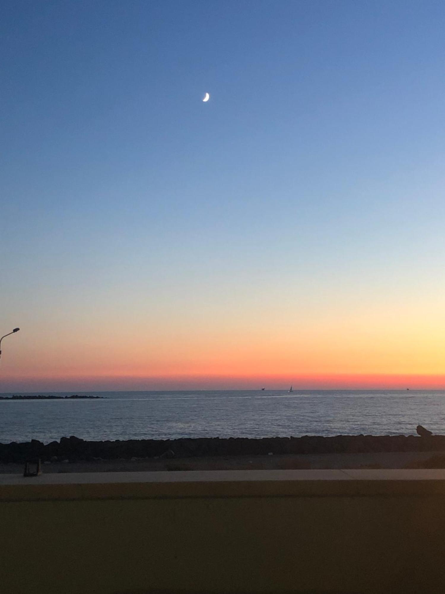 Sigis House - Independent Apartment Sea View Fiumicino Esterno foto
