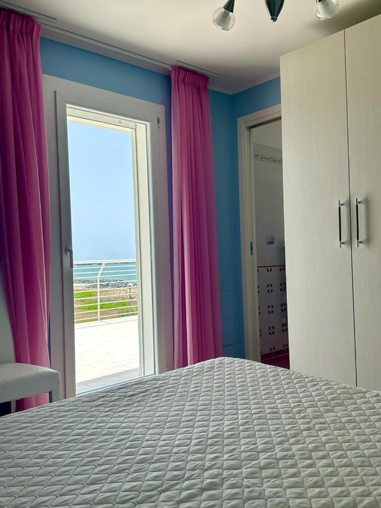 Sigis House - Independent Apartment Sea View Fiumicino Esterno foto