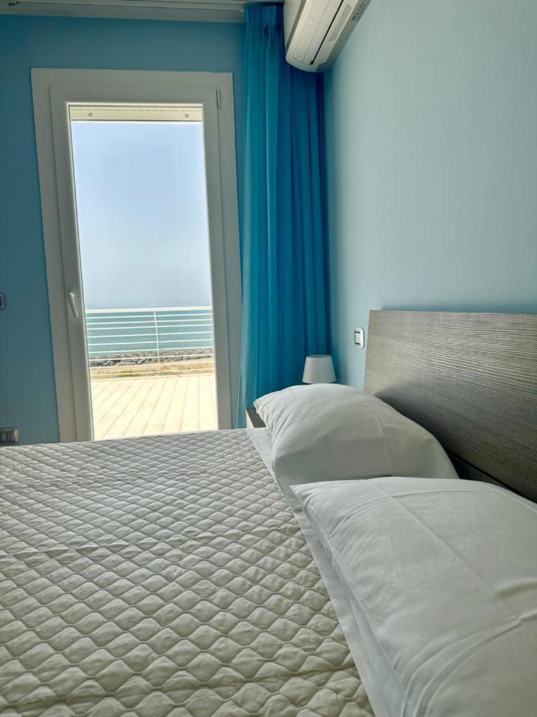 Sigis House - Independent Apartment Sea View Fiumicino Esterno foto