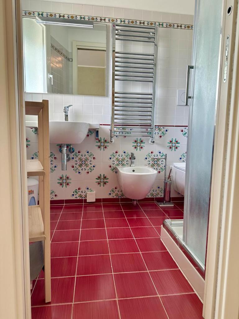 Sigis House - Independent Apartment Sea View Fiumicino Esterno foto