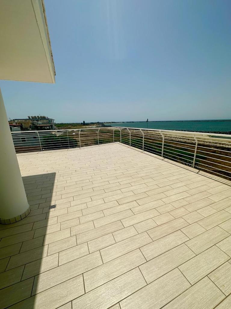 Sigis House - Independent Apartment Sea View Fiumicino Esterno foto