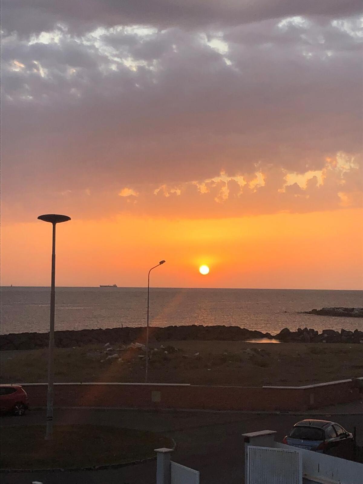 Sigis House - Independent Apartment Sea View Fiumicino Esterno foto